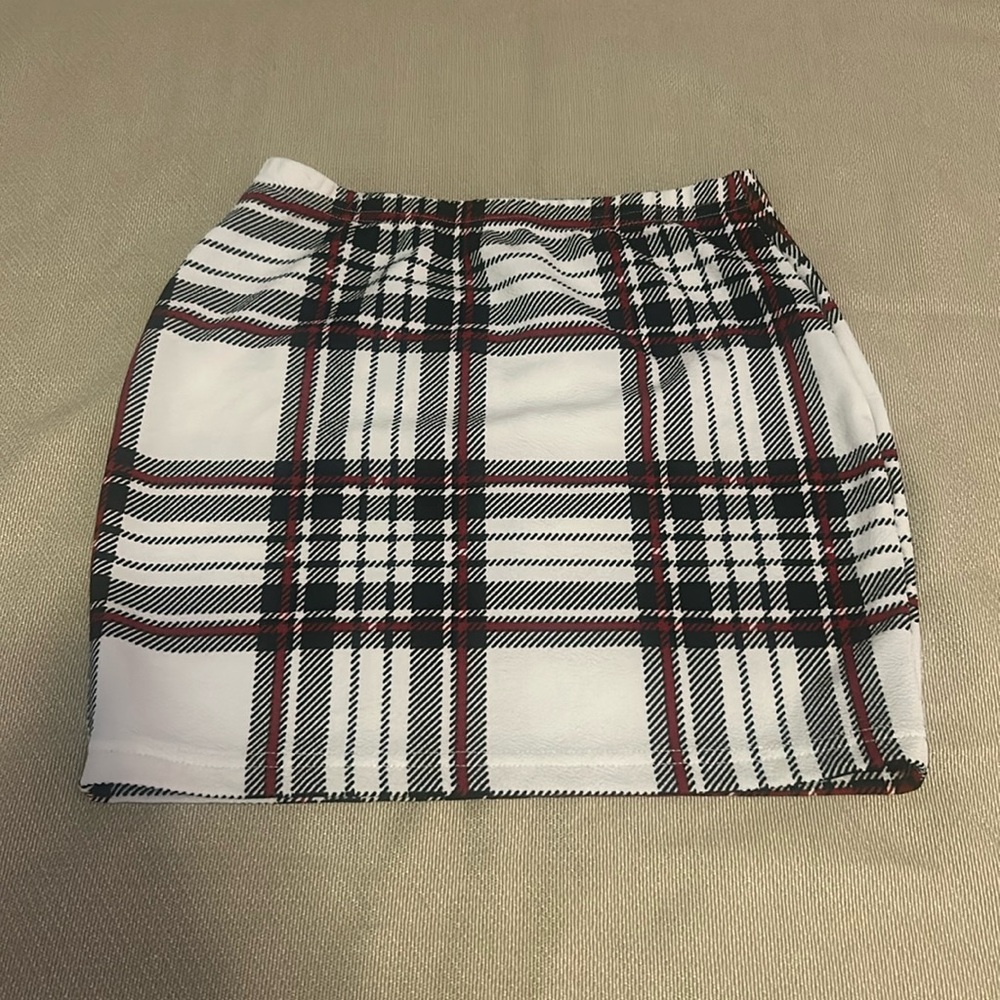 Shein red black and white plaid skirt